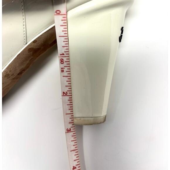 Chanel CC Cap Toe Chelsea Patent Leather Boots Block Heel Ivory EU 37 - Picture 11 of 15